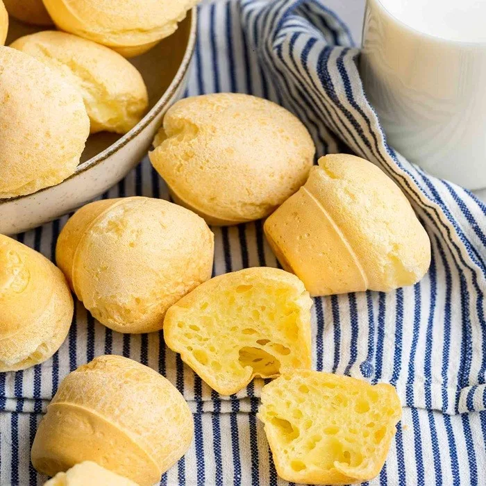 Pain au fromage brésilien (pão de queijo)