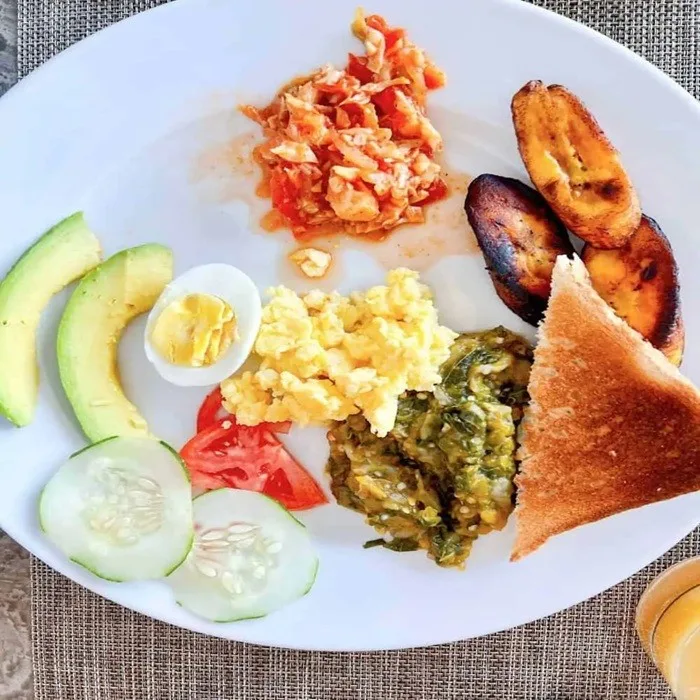 Esmorzar de Antigua (Chop amunt i ManveenSaltfish)