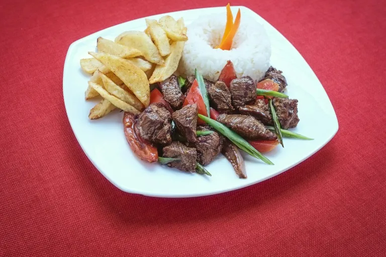 Lomo saltado