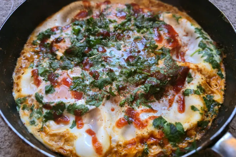 Red pepper shakshuka