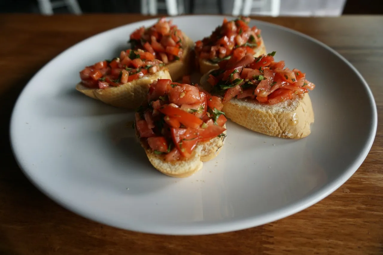 Bruschetta de tomate