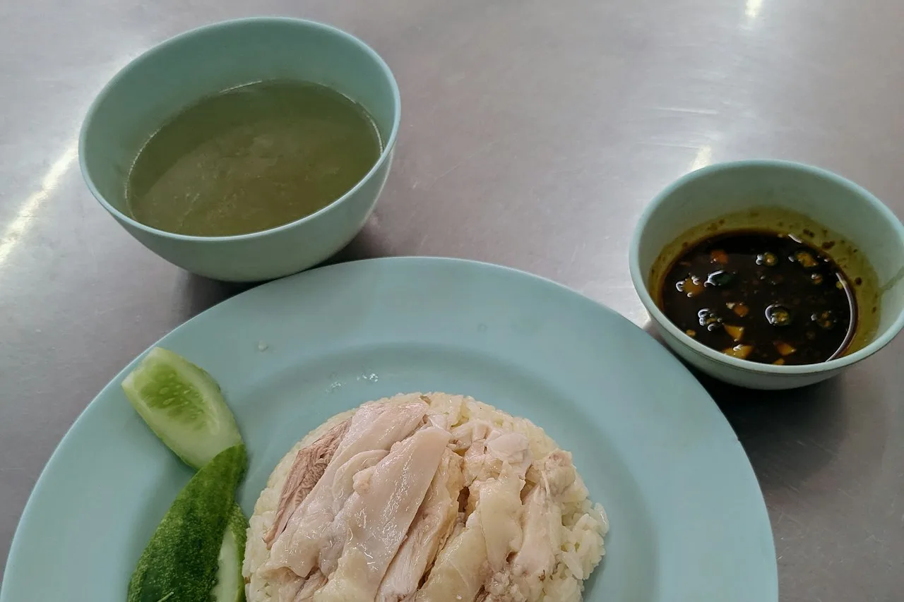 Riso con pollo alla hainanese