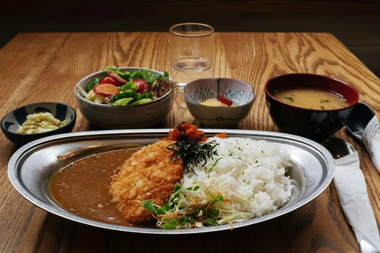 Curry katsu di pollo