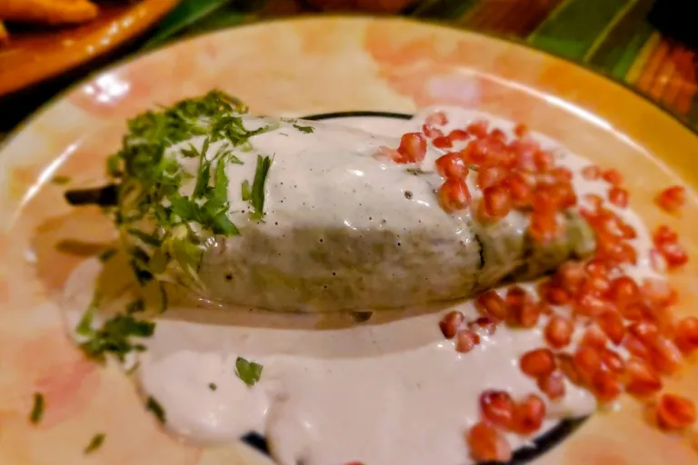 Chiles en nogada