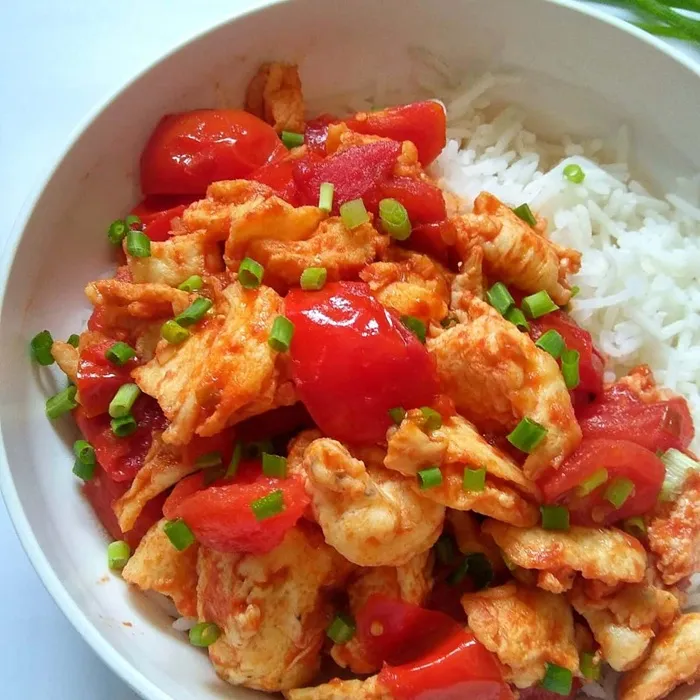 Pomodori cinesi saltati in padella con uova