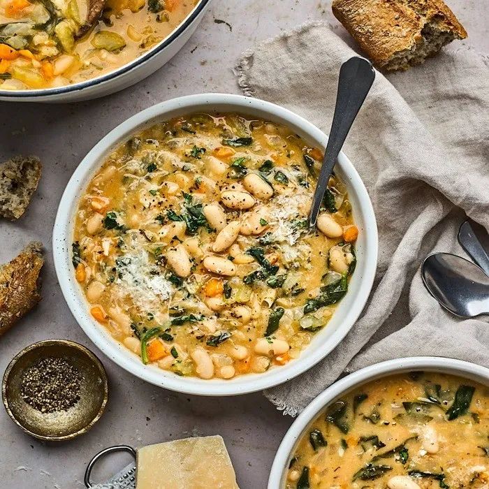 Sopa fácil de alubias blancas