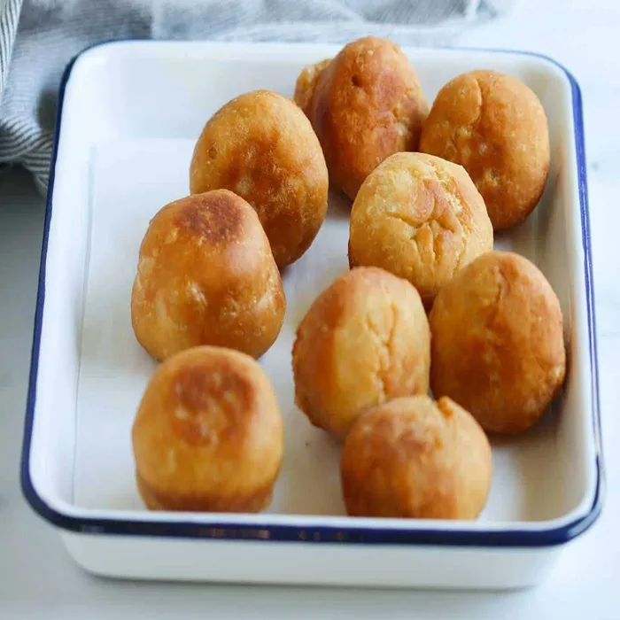 Bollitos fritos jamaicanos