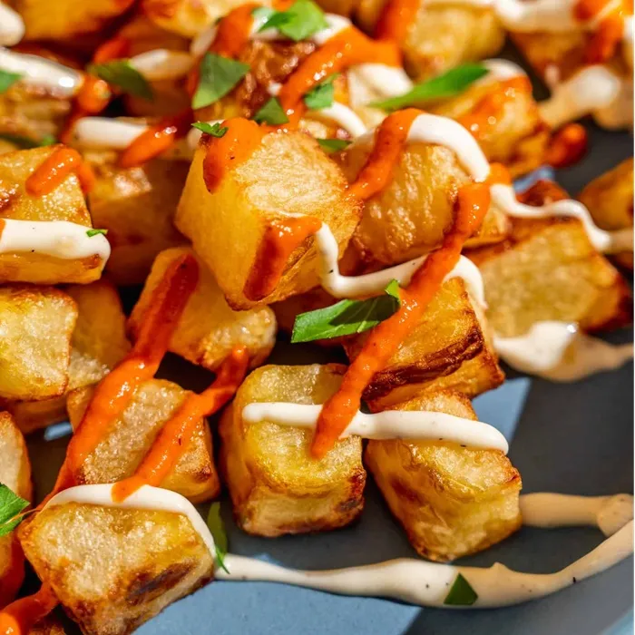 Patatas bravas en freidora sin aceite