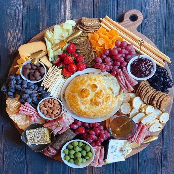 Brie al horno con mermelada de acedera