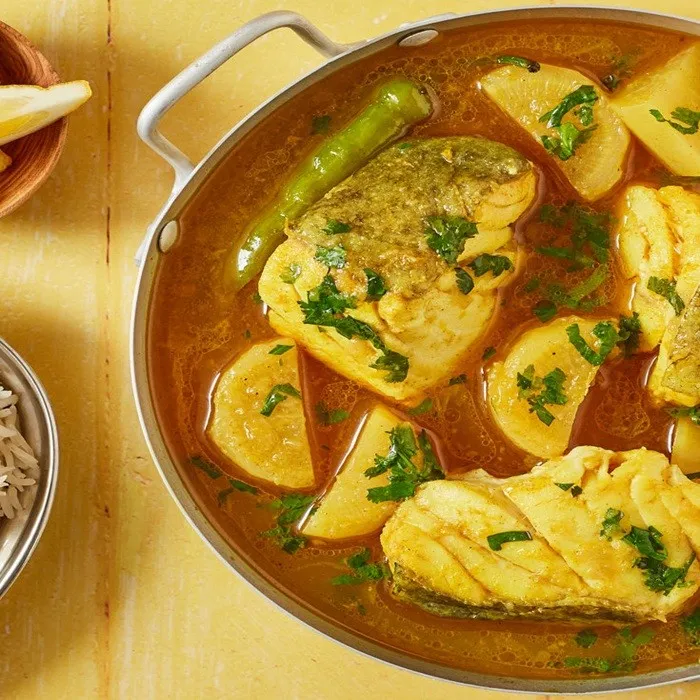 Curry de pescado de Bangladés con daikon