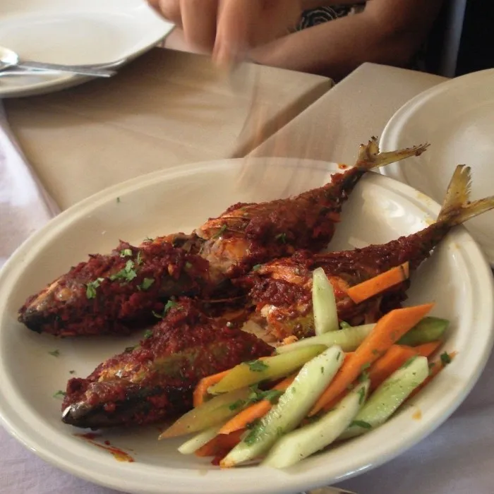 Pescado con masala y relleno