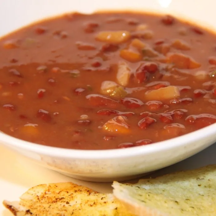 Soupe aux petits pois rouges