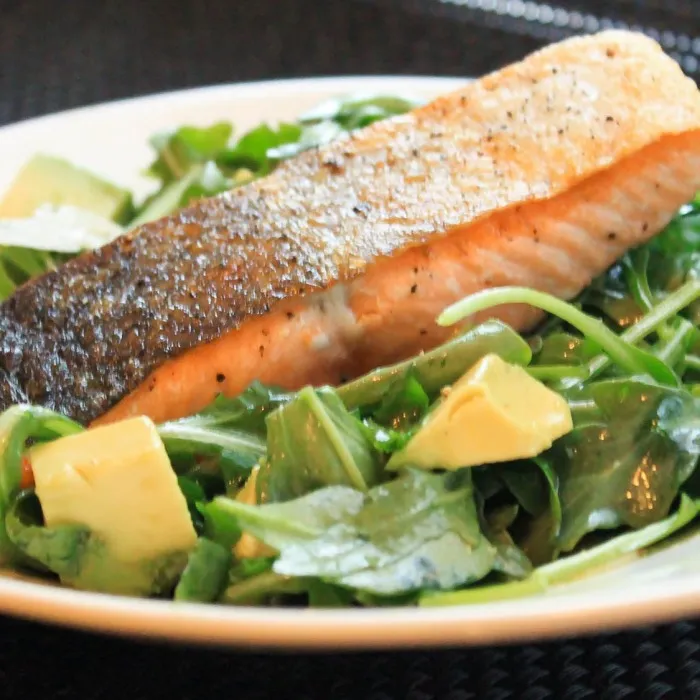 Ensalada de salmón y aguacate