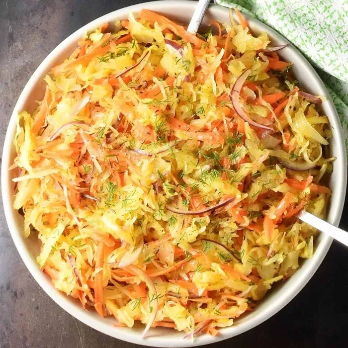Sauer Rakut i Fish Salad