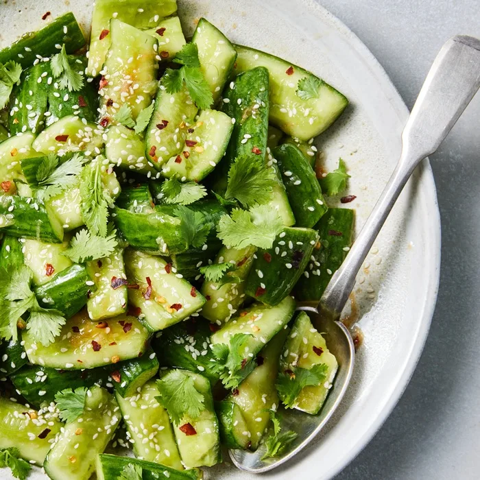 Insalata di cetrioli al sesamo