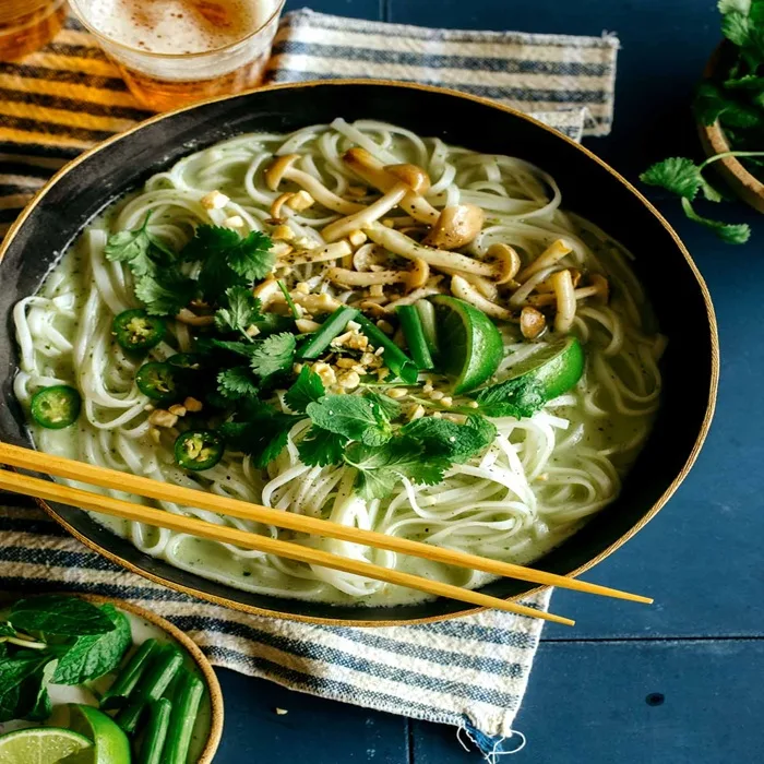 Sopa tailandesa de fideos al curry