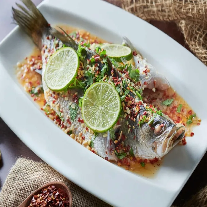 Pesce al vapore alla thailandese