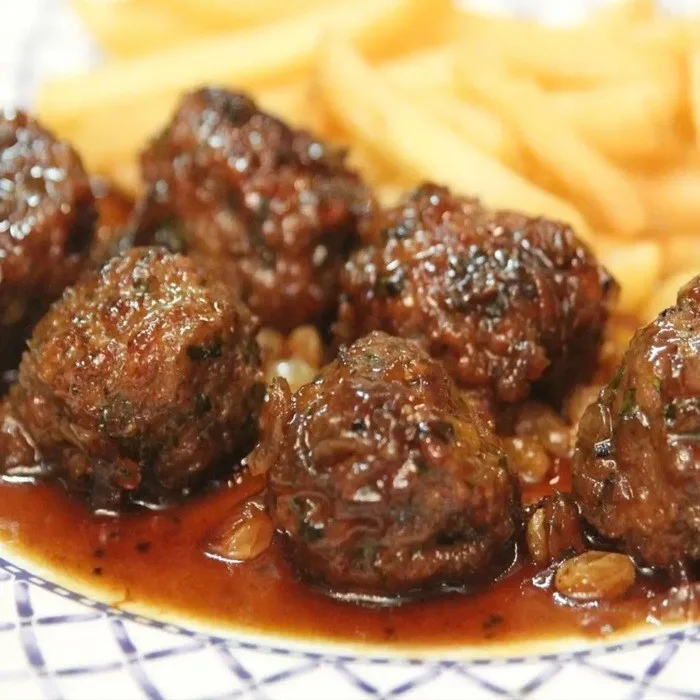 Albóndigas belgas con salsa de sirope de Lieja